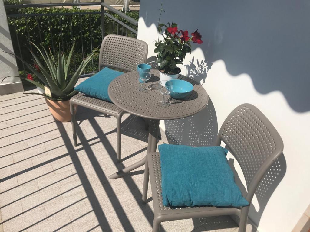 Blue Apartment - a due passi dal lago Lazise Extérieur photo